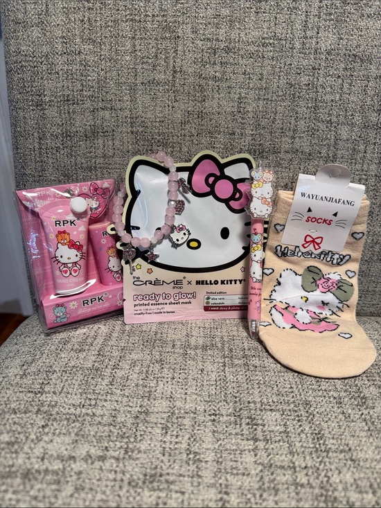 Hello Kitty Other - Hello Kitty 5 pc Bundle